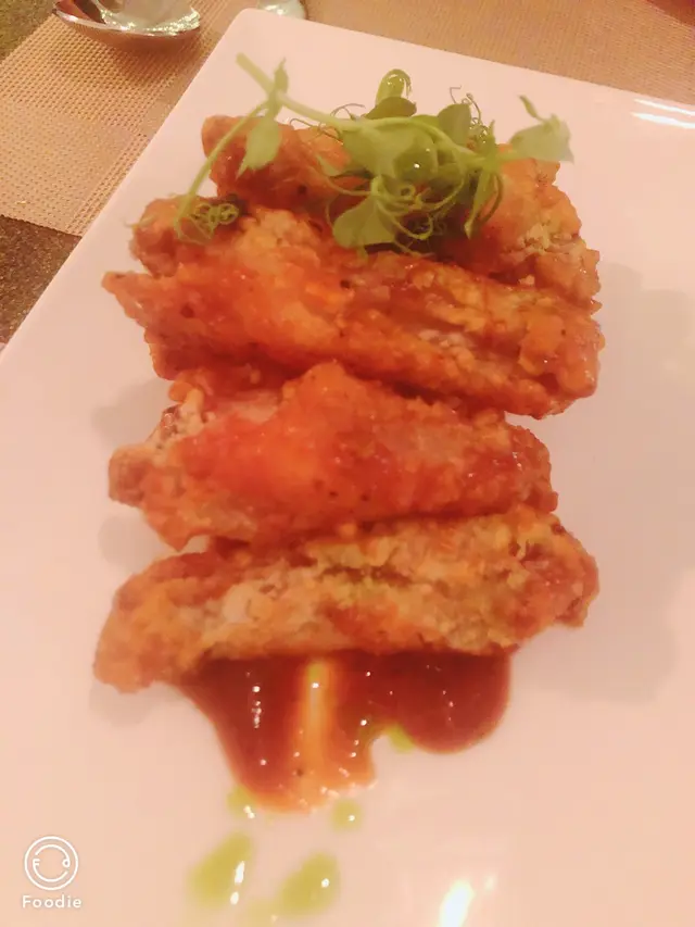 呢款雞翼係單邊骨雞翼 平時食雞翼好麻煩 但呢個單邊食得好方便 同埋好脆口 鍾意食脆口食物 一定係必點 個味道係酸酸甜甜 所以好開胃