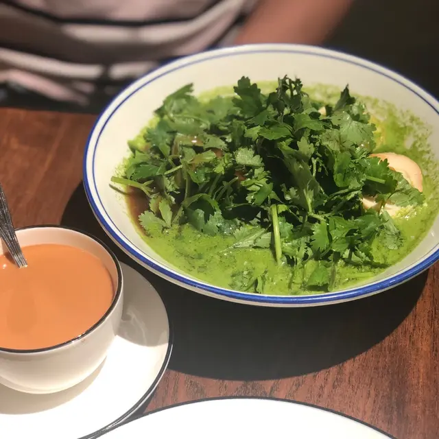 莞茜湯牛腩汁溏心蛋五花腩手造拉麵