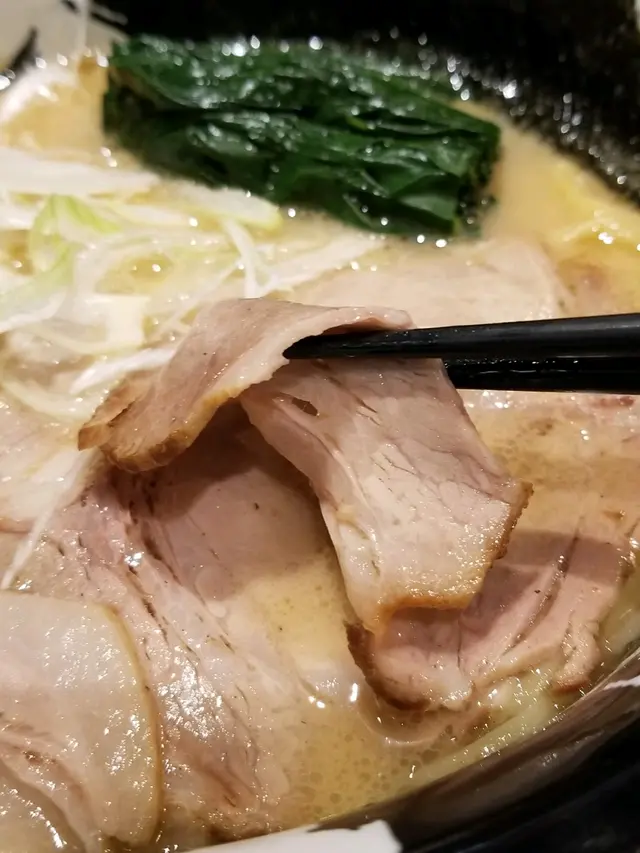 白武骨叉燒拉麵