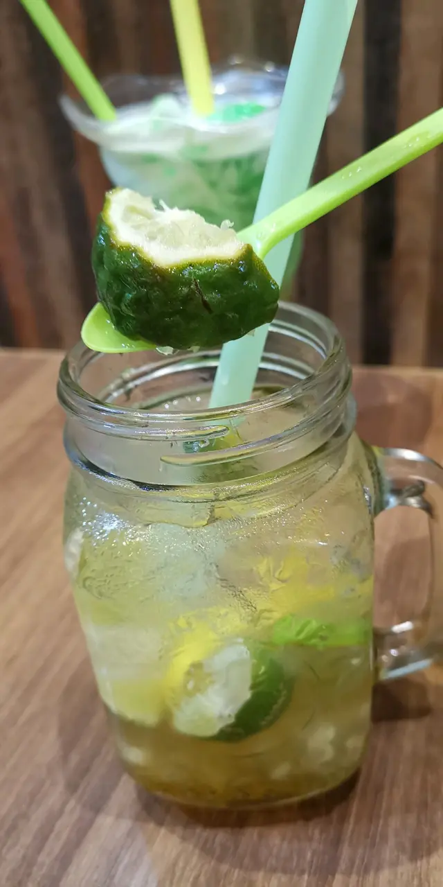 箭葉果混吉蜜(凍飲$5)