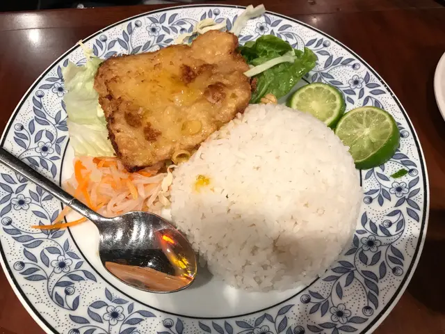 龍利魚柳飯配青檸汁