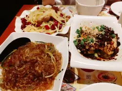 口水鸡、酸辣薯粉、猪肚土豆