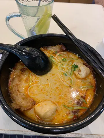 猪颈肉叻沙
