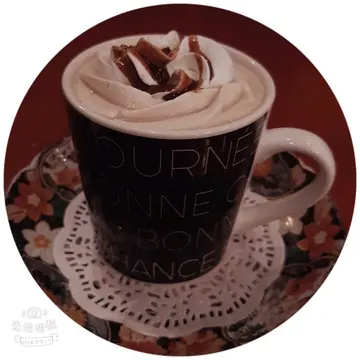 Hot Chocolate Milk with cream 