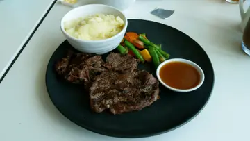 炭烧肉眼扒配薯蓉