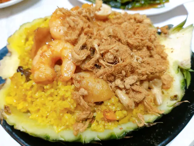 泰式菠蘿海鮮炒飯