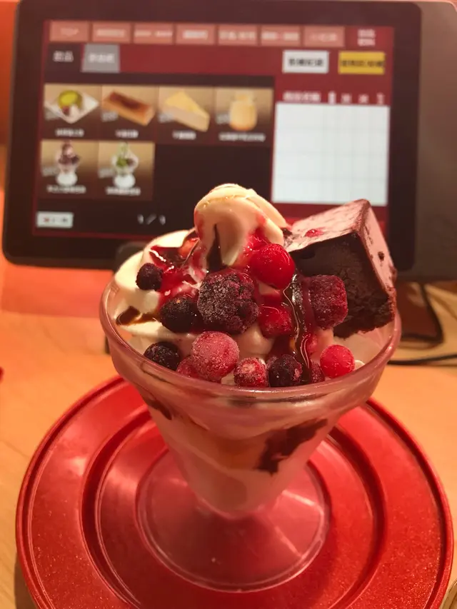 朱古力香莓芭菲，奶味👍🏻