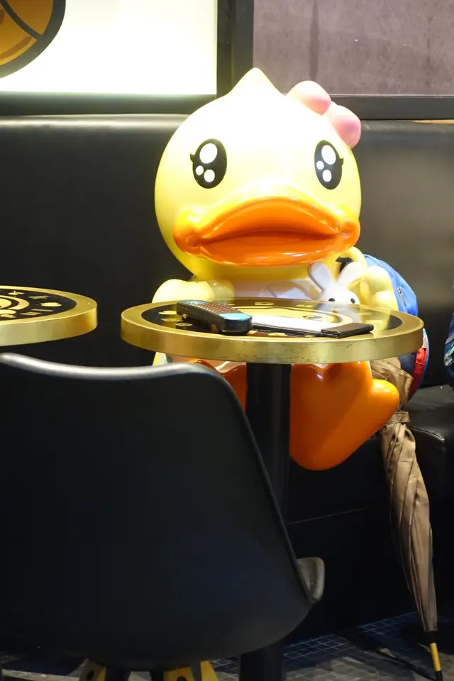 每一個角落也見到主角 B Duck 蹤影