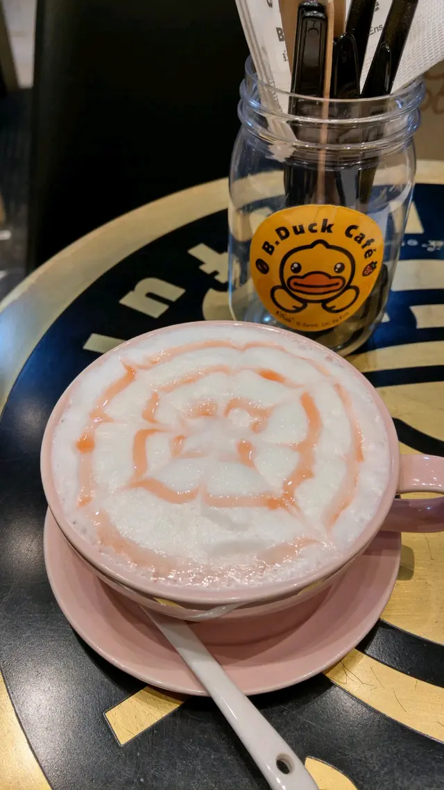 入口好似飲藥水的味道！甜得好怪啊