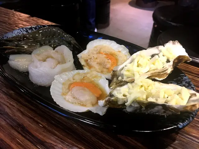龍脷魚片、扇貝、蒜蓉芝士生蠔