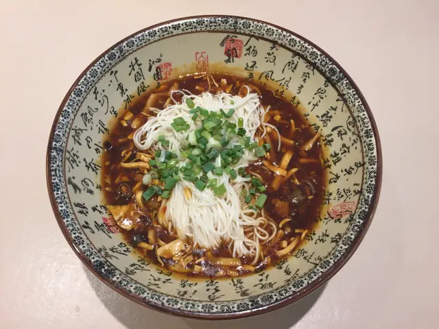 蝦仁酸辣湯拉麵