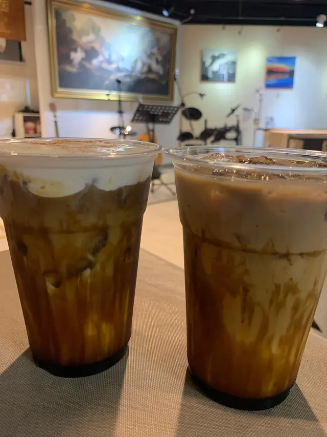 沖繩黑糖奶蓋手工咖啡、沖繩黑糖牛奶手工咖啡