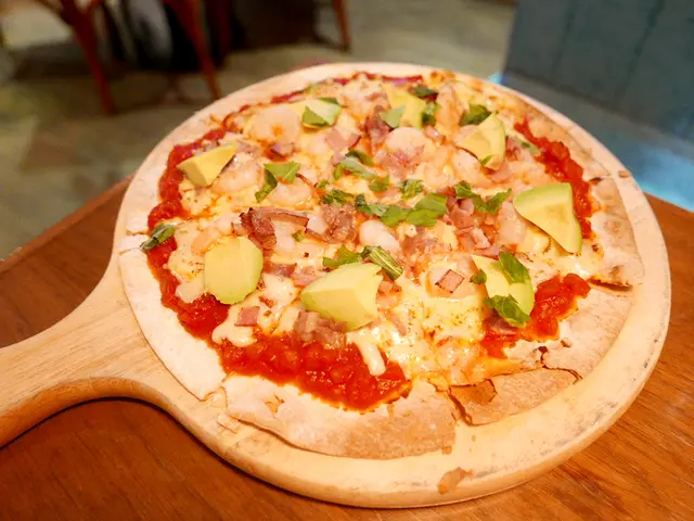 加州特色牛油果鮮蝦薄餅 