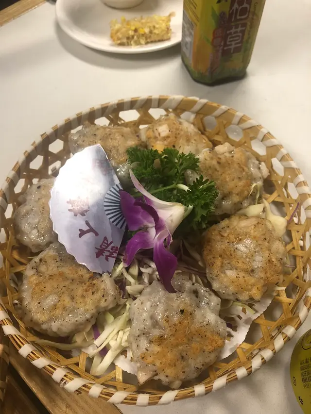 香煎黑松露手打蓮藕墨魚餅