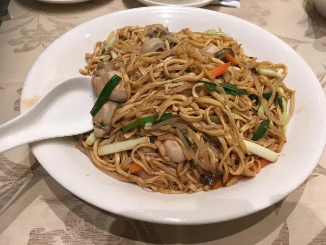 欖菜蠔仔炆伊麵