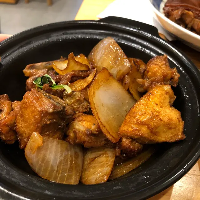 煲仔•塔香三杯雞