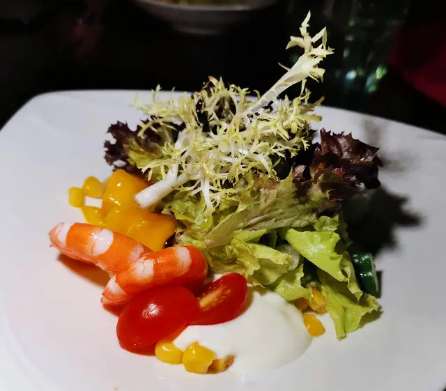 乳酪鮮蝦芒果沙律