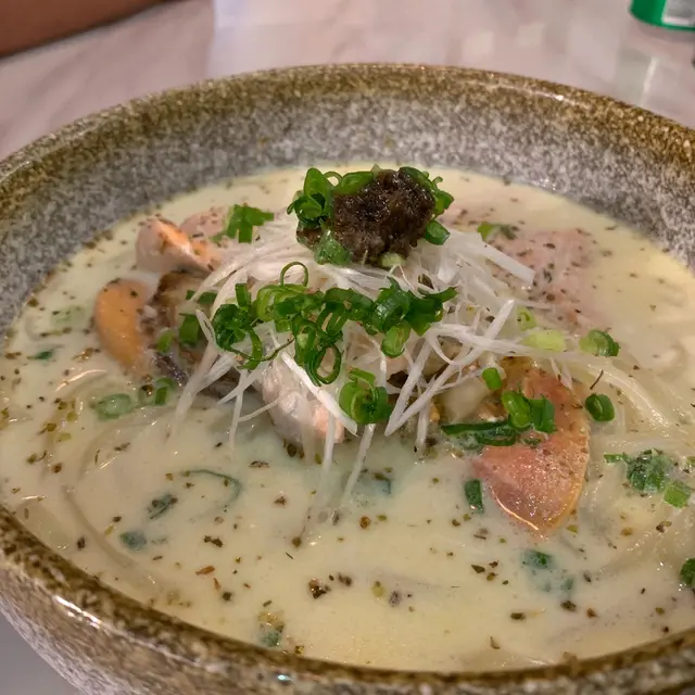 黑松露忌廉海鮮烏冬