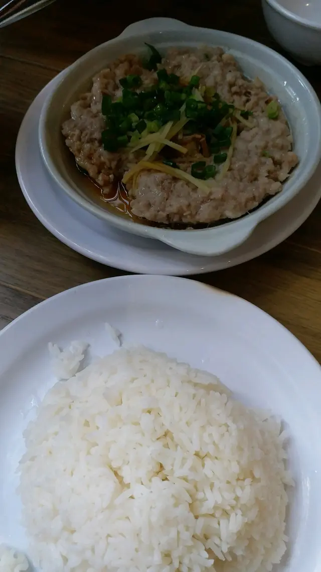 午餐， 鹹魚肉餅飯