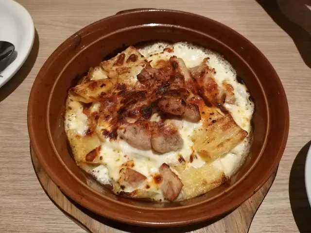 雞肉粗管麵