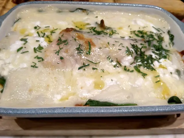 茅屋芝士菠菜忌廉焗三文魚燴飯