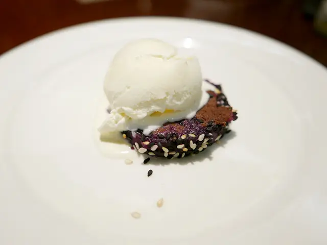 香煎沖繩紫薯餅配海鹽雪糕