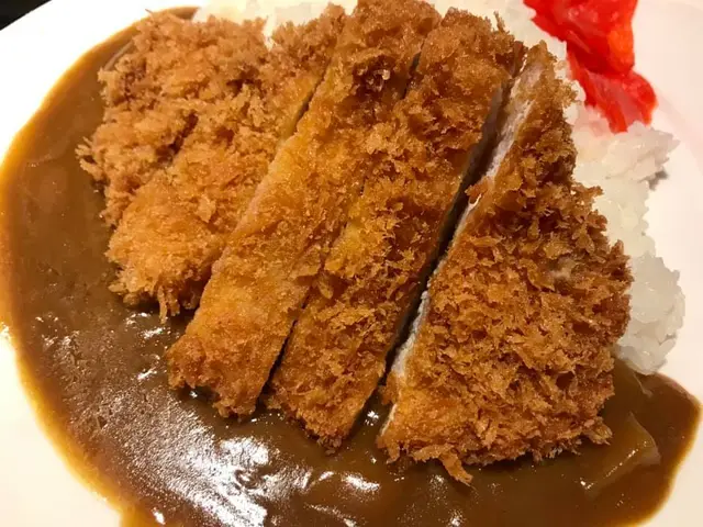 吉列豬扒咖哩飯