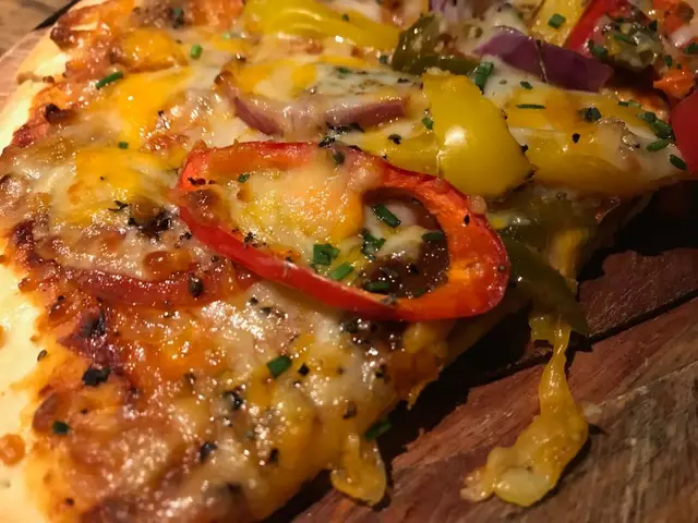 特辣肉腸至尊薄餅