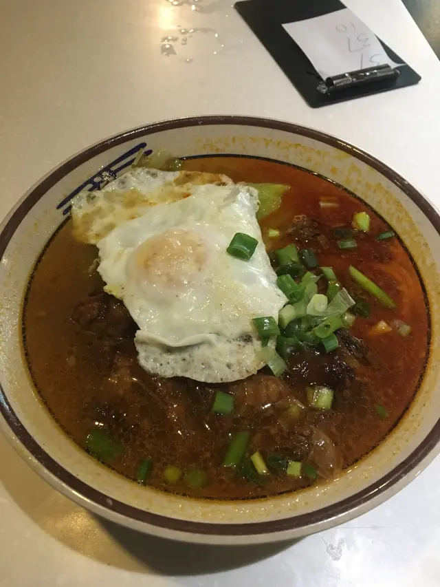 咖哩豬軟骨米線