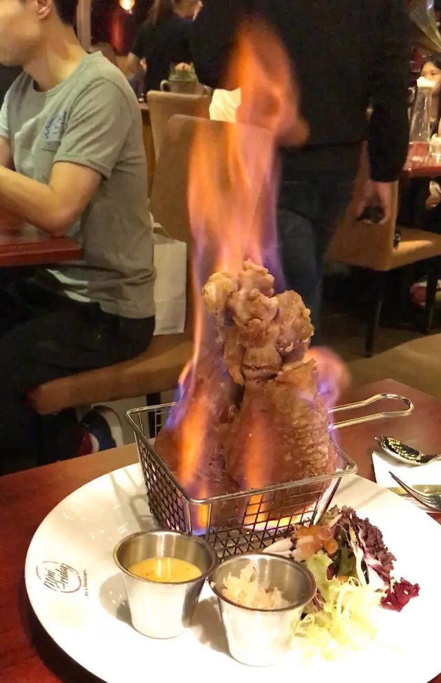 火焰脆燒德國咸豬手