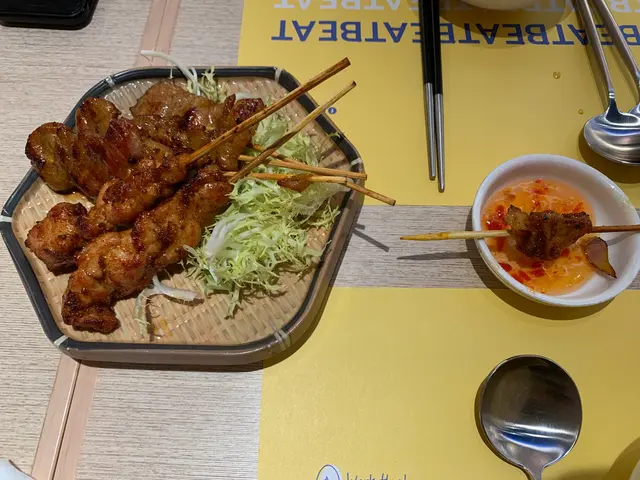 叫了沙嗲全消但是沒有沙嗲醬只給酸辣醬是多麼的失望早應該告訴客人沒有沙嗲醬  只給客人酸辣醬