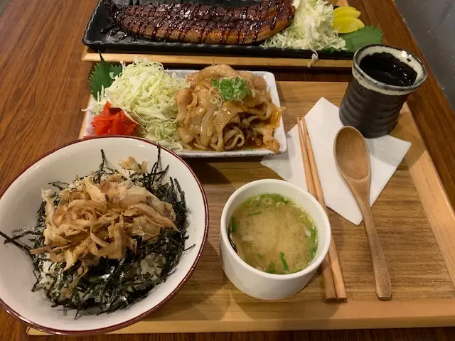 豚肉生薑燒加定食轉貓飯