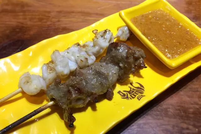 雞腎沙嗲串燒 ($16) 串爆墨魚咀 ($28)