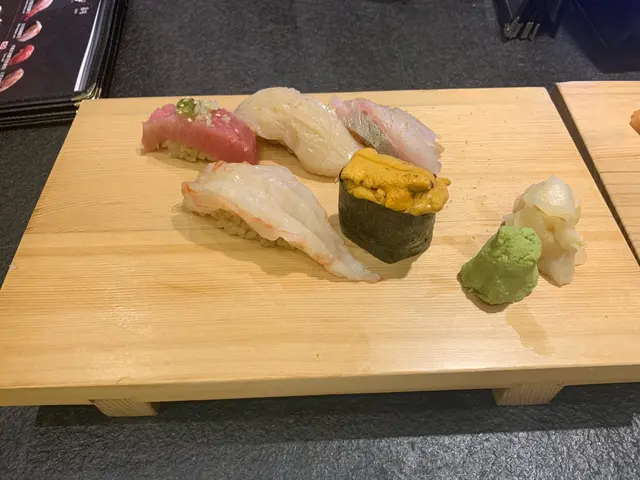 中吞拿魚、帶子、池魚、牡丹蝦、海膽