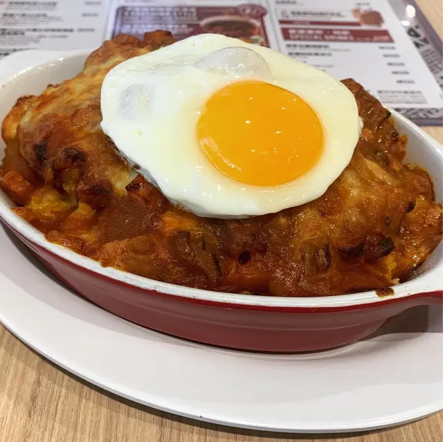 極濃芝士厚CUT豬扒煎蛋焗飯