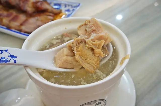 白果腐竹燉雞湯