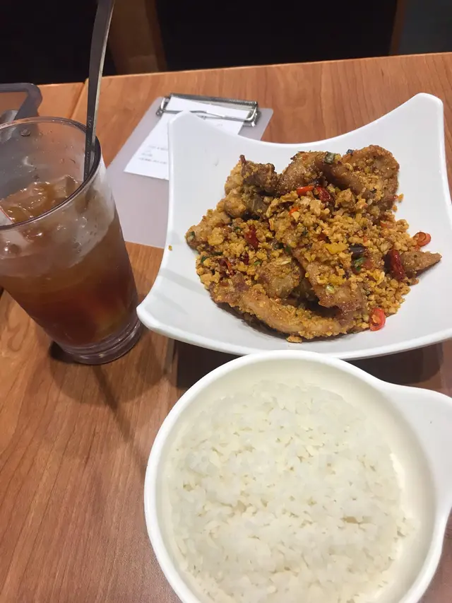 蒜香椒鹽豬扒飯