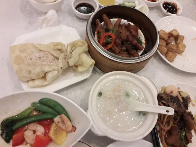 脆麻花 炸豆腐 鳳爪 粥
