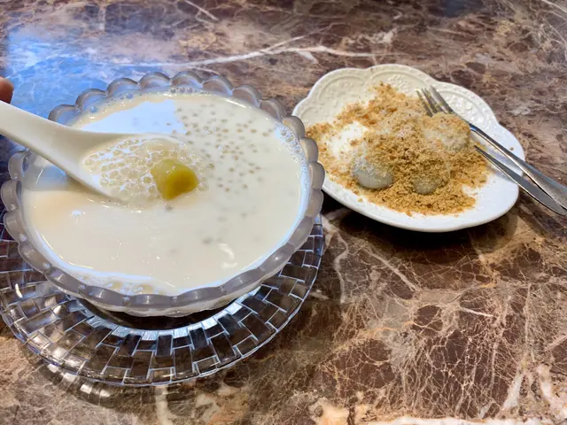 椰汁西米露配芋圓、地瓜圓、小丸子(熱)