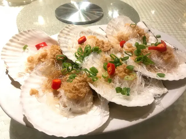 未端到上桌面, 已經有好香的蒜蓉味, 粉絲入味, 扇貝彈牙