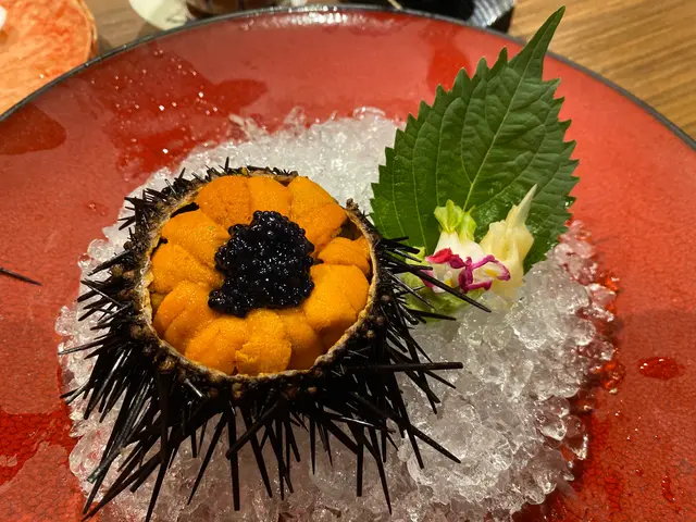 海膽鱈場蟹腳刺身