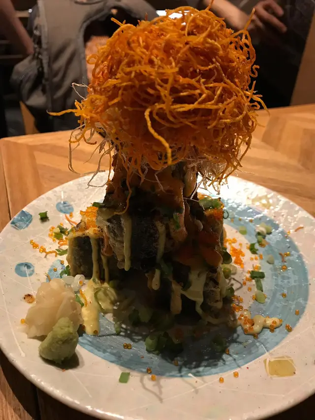 火山熔岩鮭魚卷