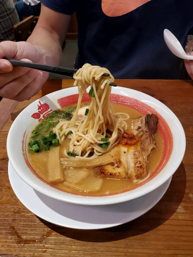 炙燒豚肉味玉拉麵