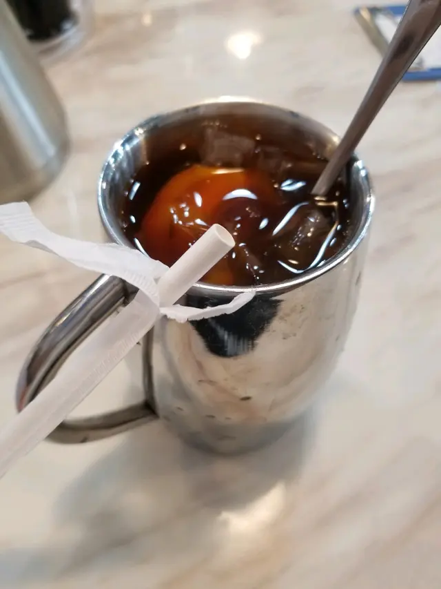 好環保呀佢用紙飲筒架澳門畀我嘅感覺就係好容易就排膠袋同埋好多外賣嘅餐具