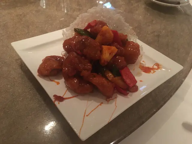 米網拔絲菠蘿草莓咕嚕肉