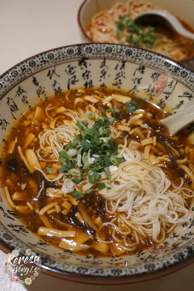 酸辣湯拉麵