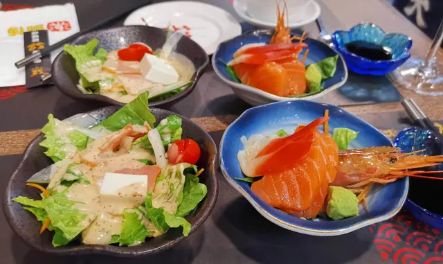 煙燻鴨胸胡麻沙律 / 北海道3點刺身盛盒