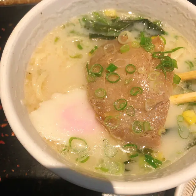 黑蒜叉燒拉麵