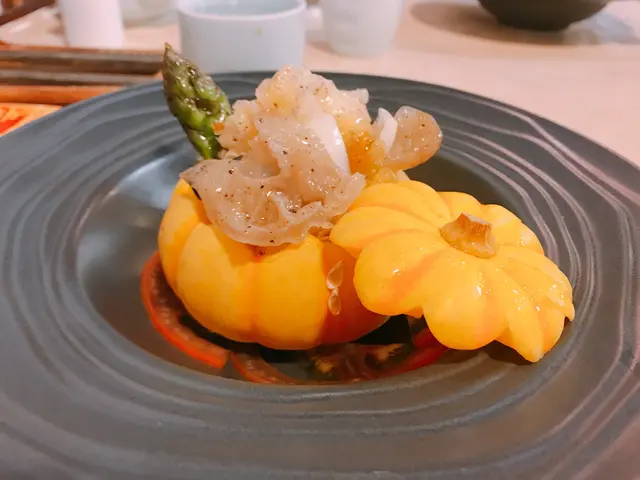 澳洲大蘆筍黑松露醬炒鮮百合