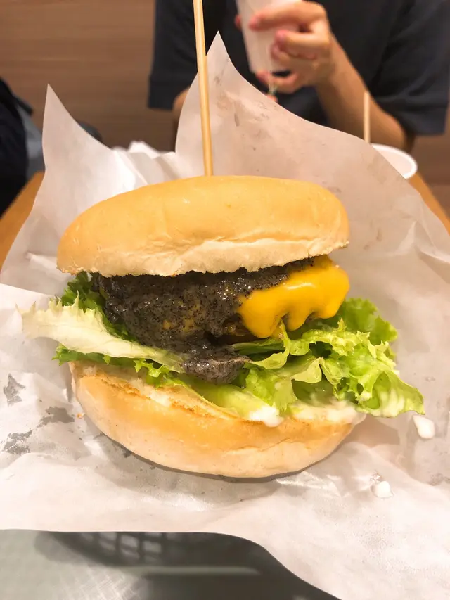 黑松露芝士牛堡